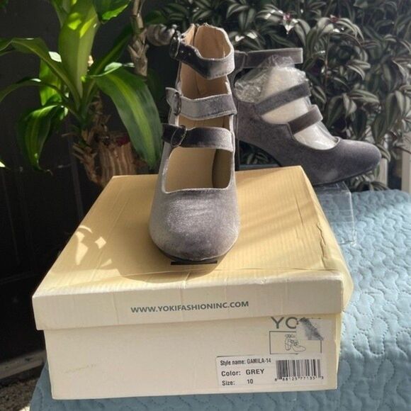 Yoki Gray Ankle Boots with Straps - Picture 7 of 8
